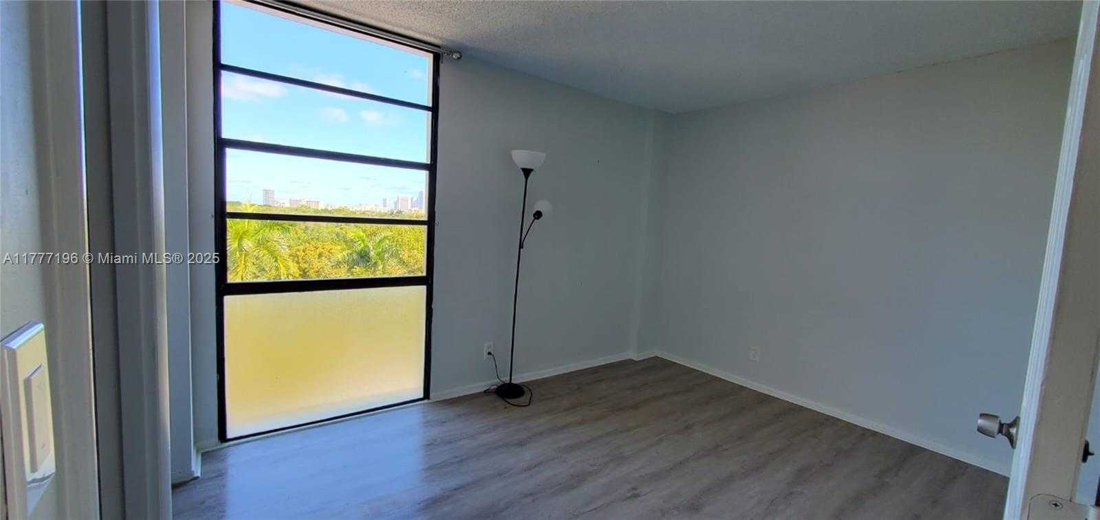 Small Image of 3301 NORTH COUNTRY CLUB DR #612, Aventura Number 11