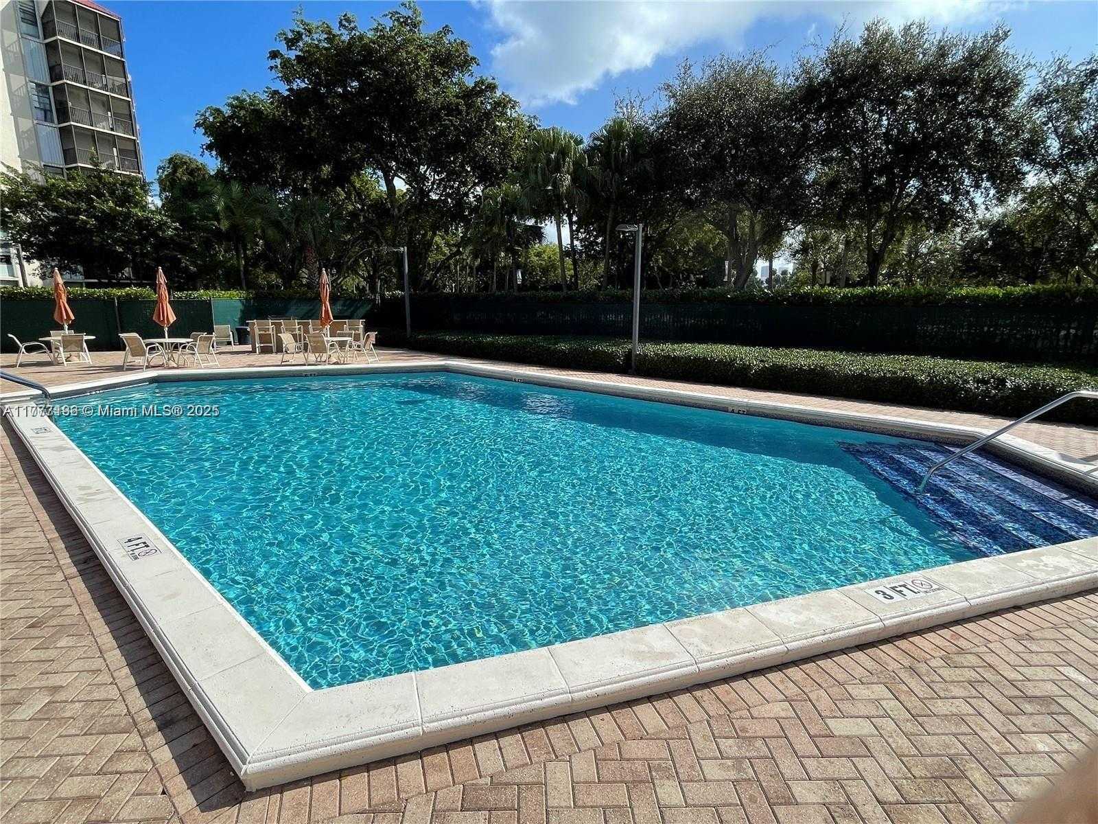 Small Image of 3301 NORTH COUNTRY CLUB DR #612, Aventura Number 17