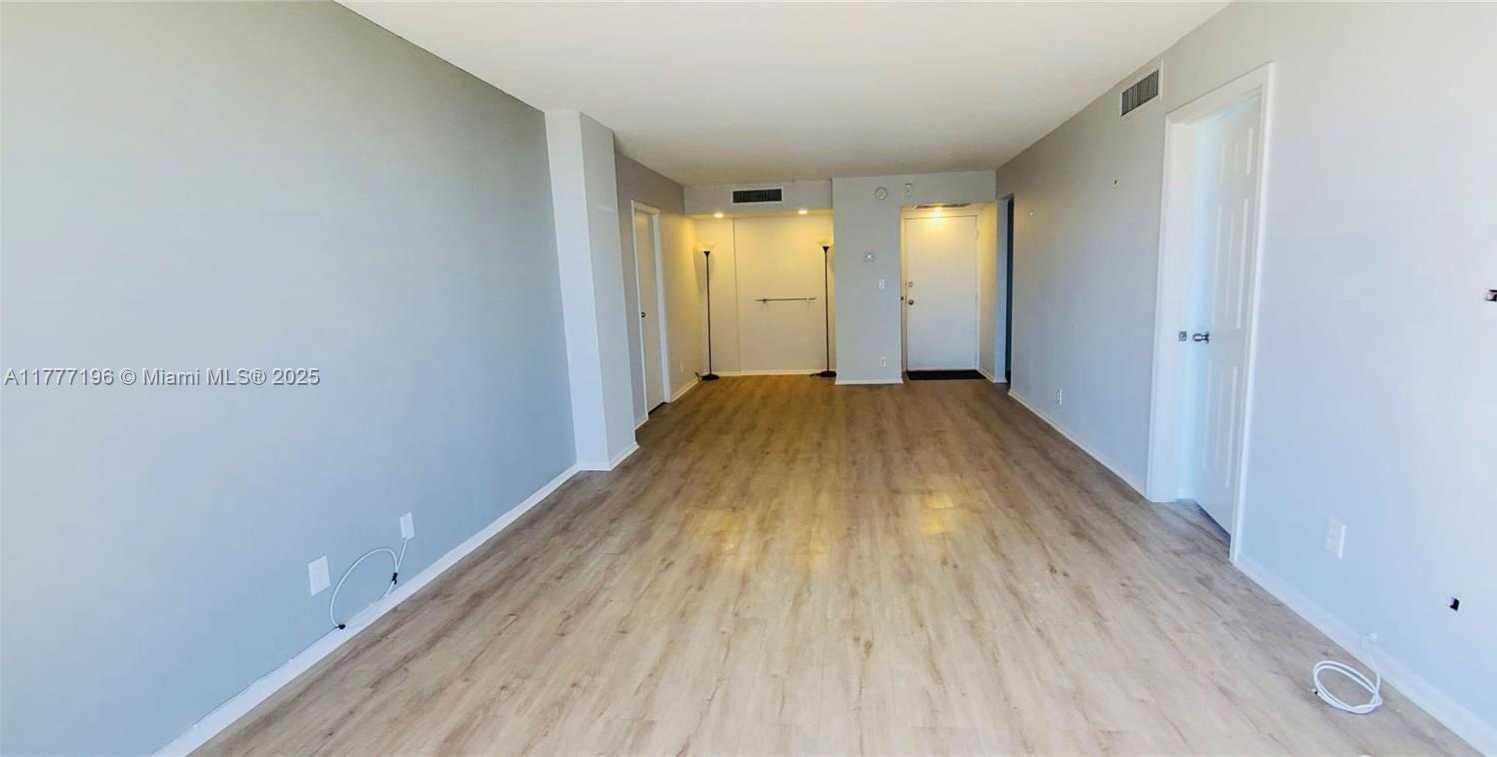 Small Image of 3301 NORTH COUNTRY CLUB DR #612, Aventura Number 5