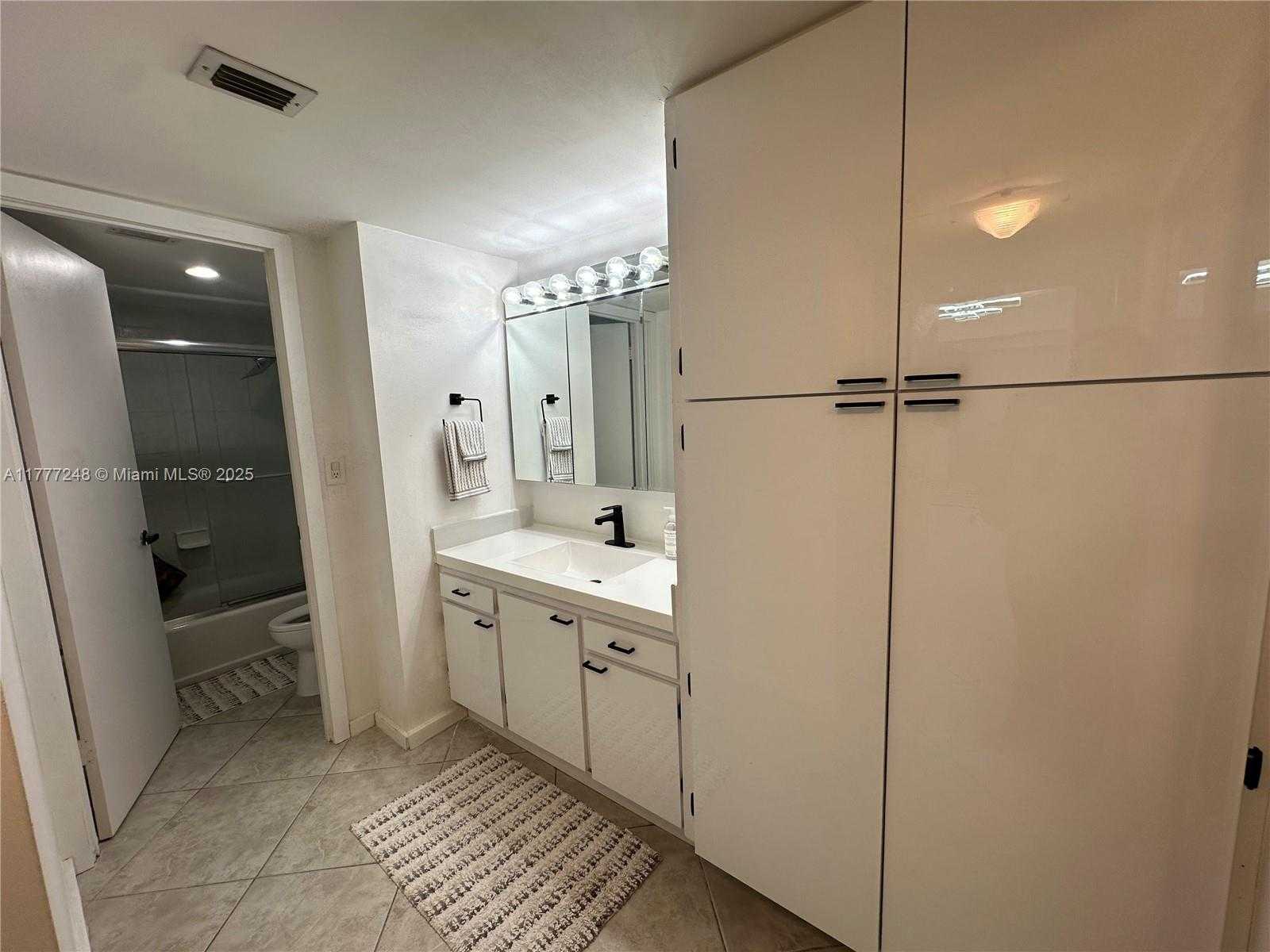 Small Image of 18041 BISCAYNE BLVD #202, Aventura Number 19