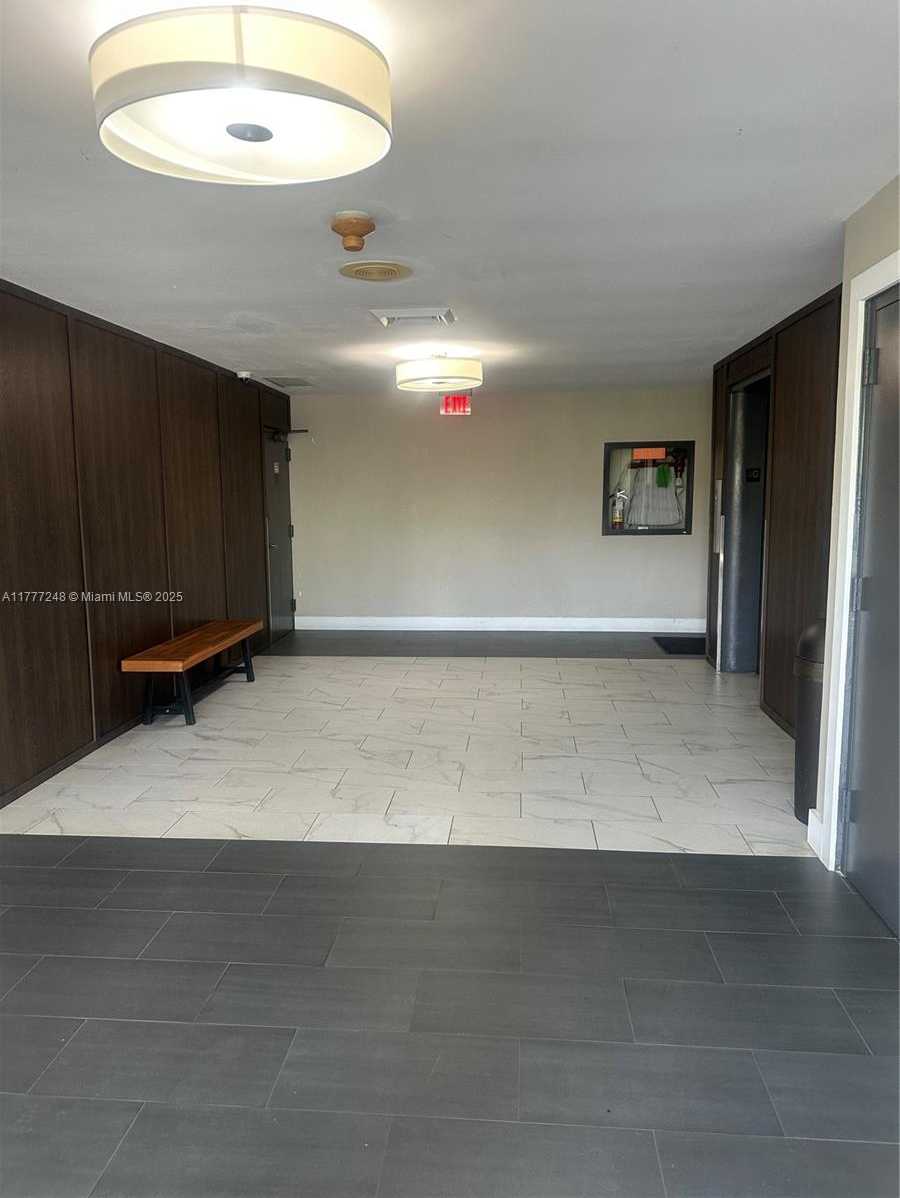 Small Image of 18041 BISCAYNE BLVD #202, Aventura Number 2