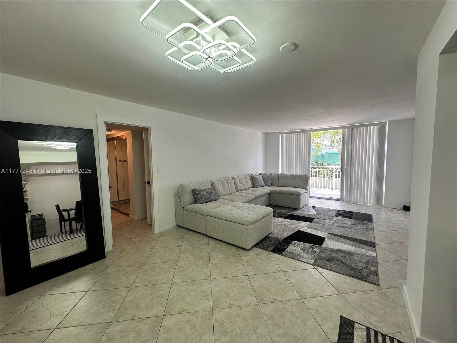 Small Image of 18041 BISCAYNE BLVD #202, Aventura Number 6