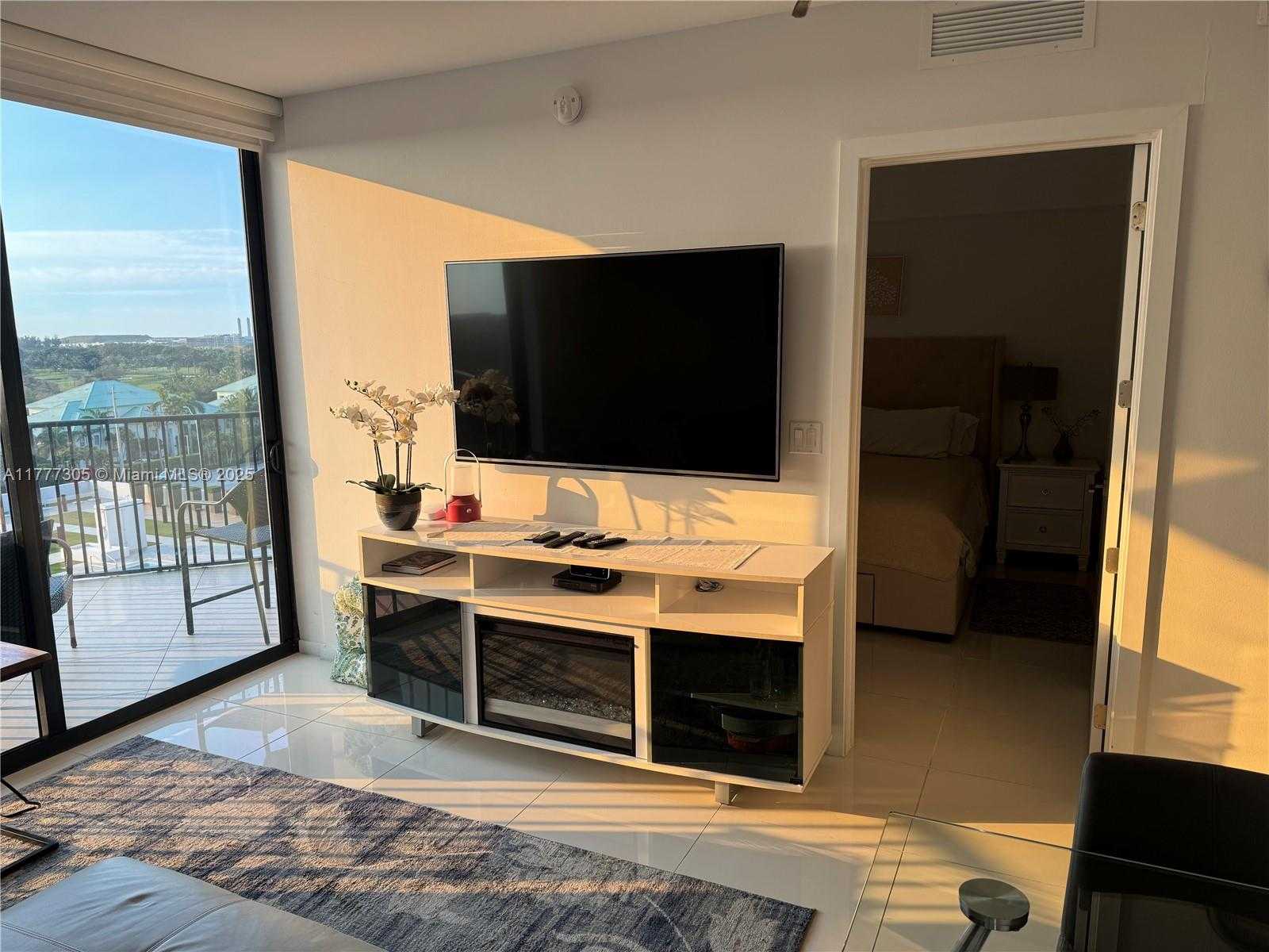 Small Image of 5300 PASEO BLVD #608, Doral Number 6