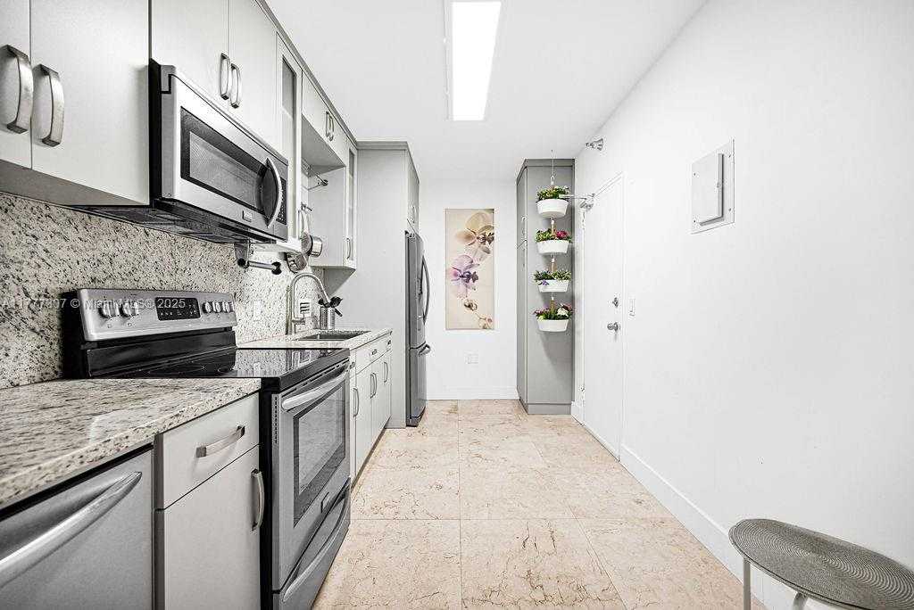 Small Image of 10185 COLLINS AVE #1003, Bal Harbour Number 26