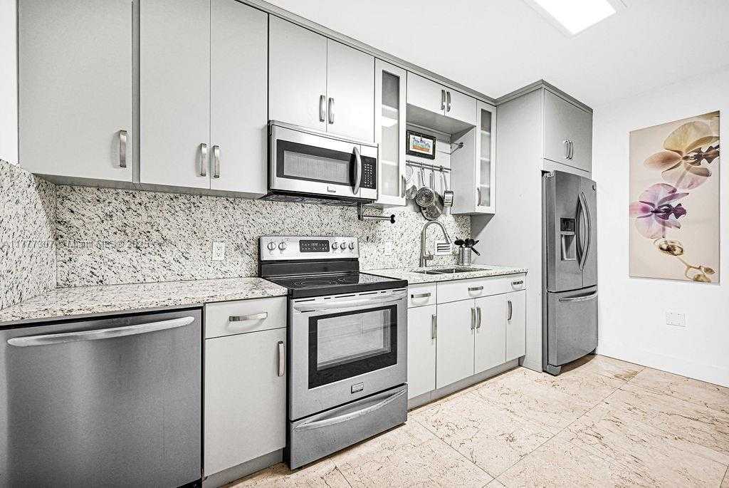 Small Image of 10185 COLLINS AVE #1003, Bal Harbour Number 27