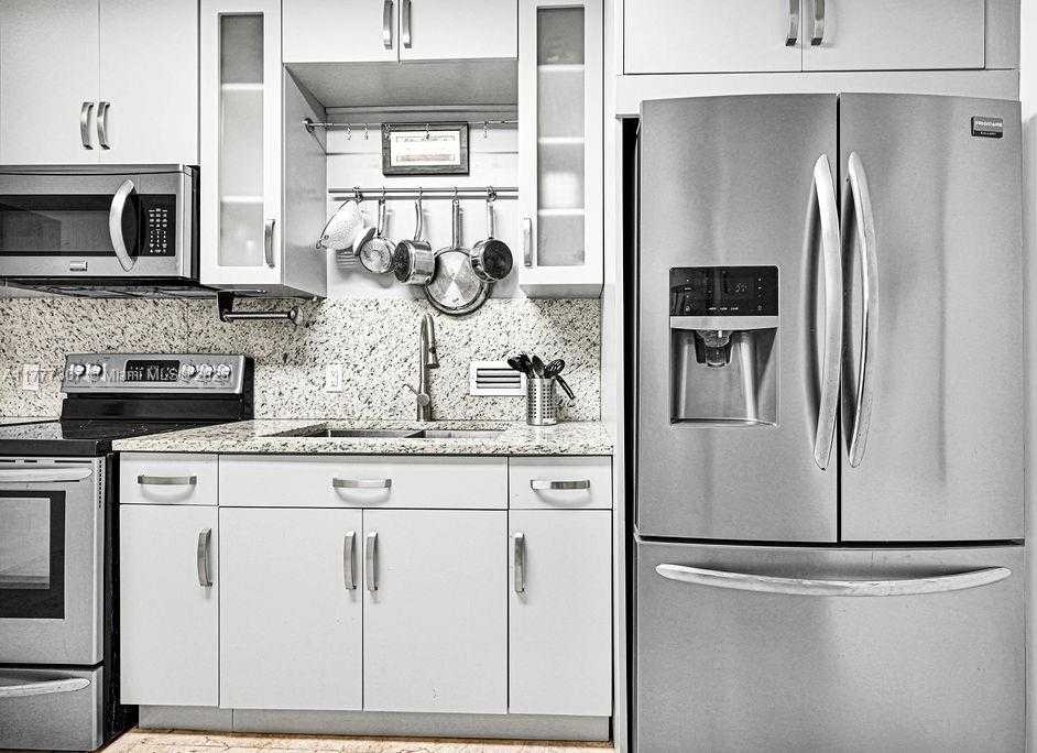 Small Image of 10185 COLLINS AVE #1003, Bal Harbour Number 29