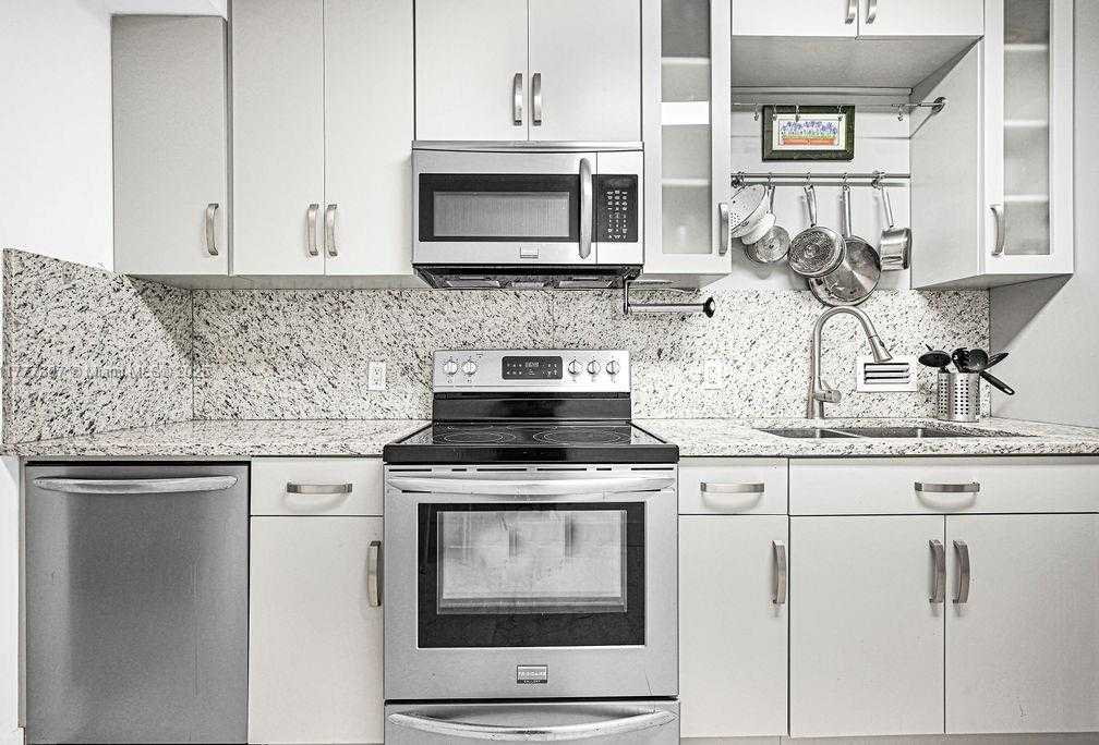 Small Image of 10185 COLLINS AVE #1003, Bal Harbour Number 30