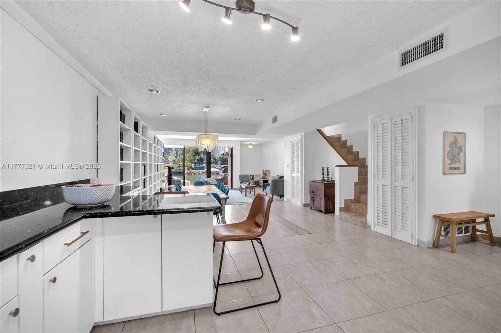 Small Image of 314 POINCIANA DR #806, Sunny Isles Beach Number 11
