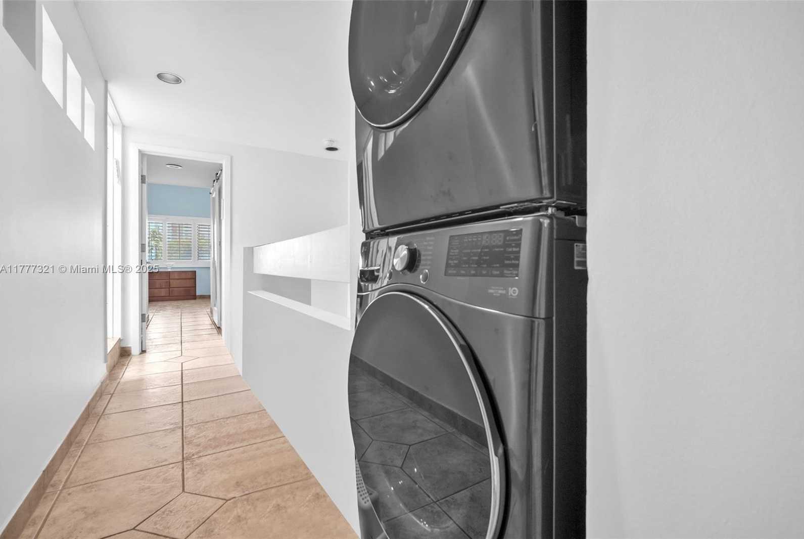 Small Image of 314 POINCIANA DR #806, Sunny Isles Beach Number 23