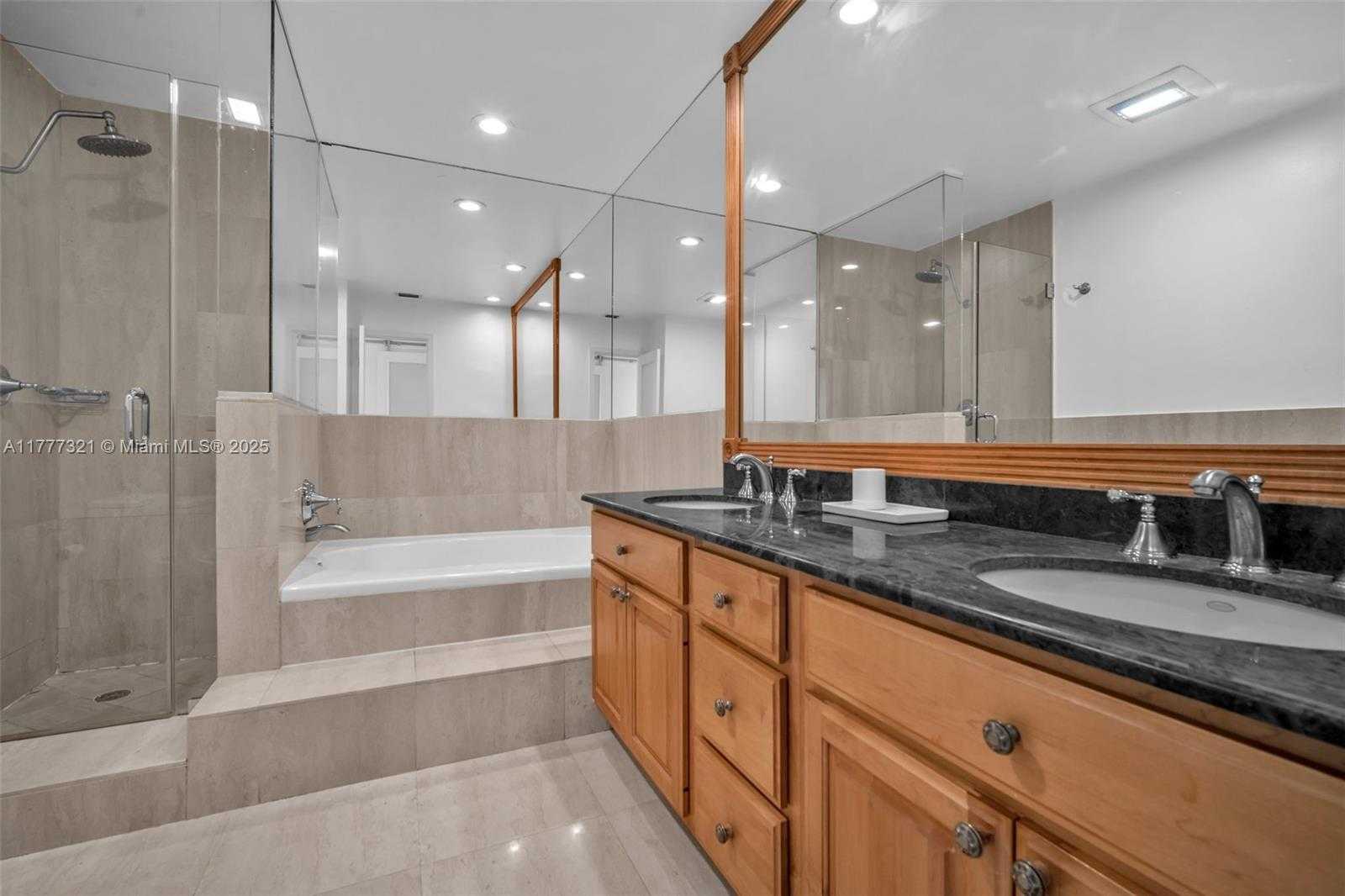 Small Image of 314 POINCIANA DR #806, Sunny Isles Beach Number 24