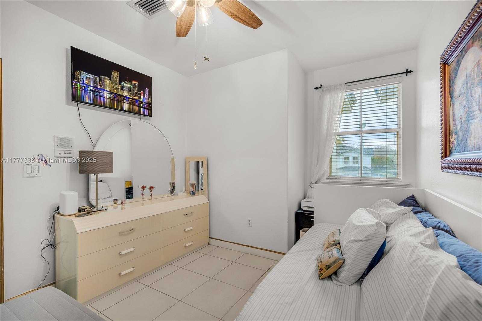 Small Image of 5570 NORTH WEST 107TH AVE #902, Doral Number 17