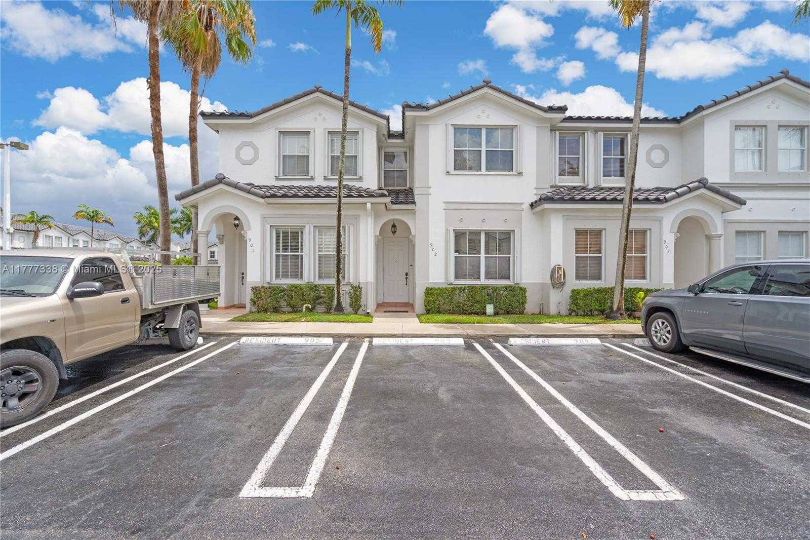 Small Image of 5570 NORTH WEST 107TH AVE #902, Doral Number 2