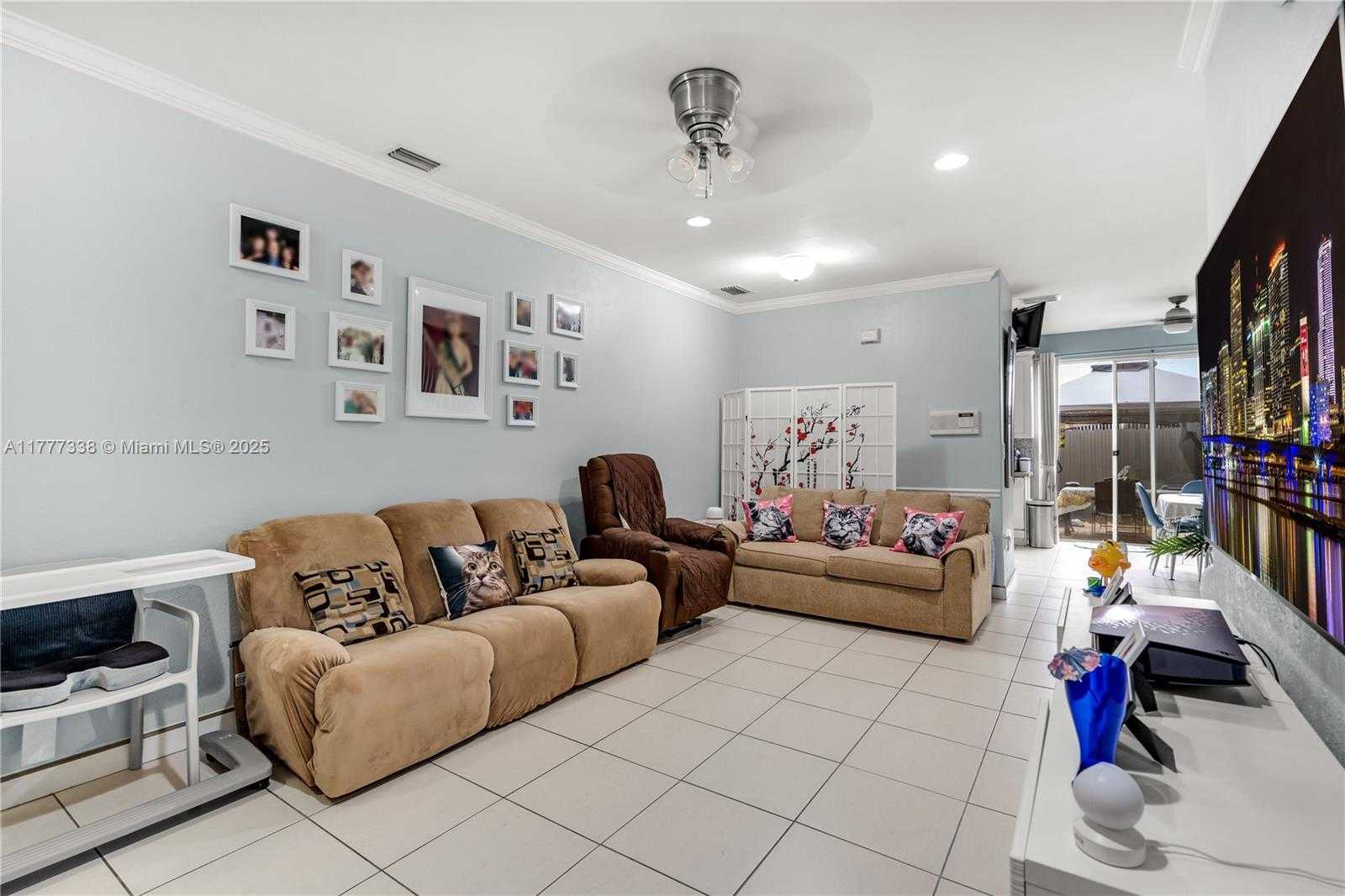 Small Image of 5570 NORTH WEST 107TH AVE #902, Doral Number 5