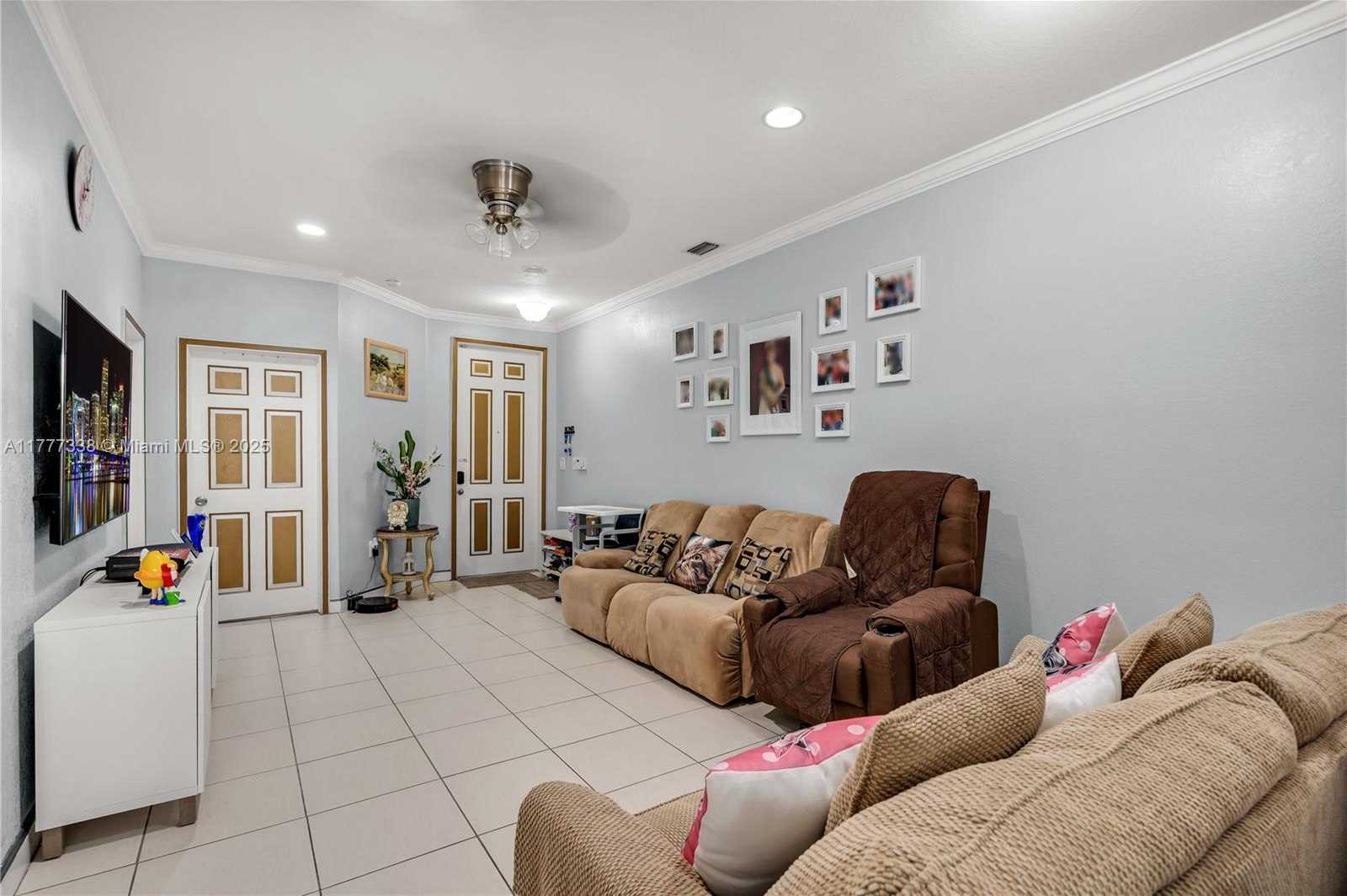 Small Image of 5570 NORTH WEST 107TH AVE #902, Doral Number 6