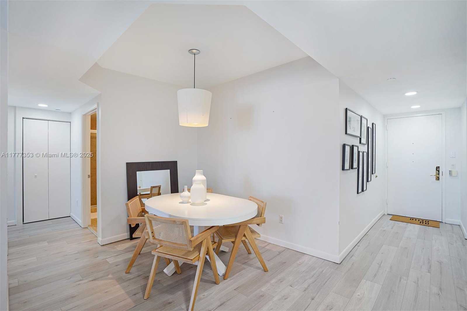 Small Image of 4779 COLLINS AVE #2908, Miami Beach Number 12