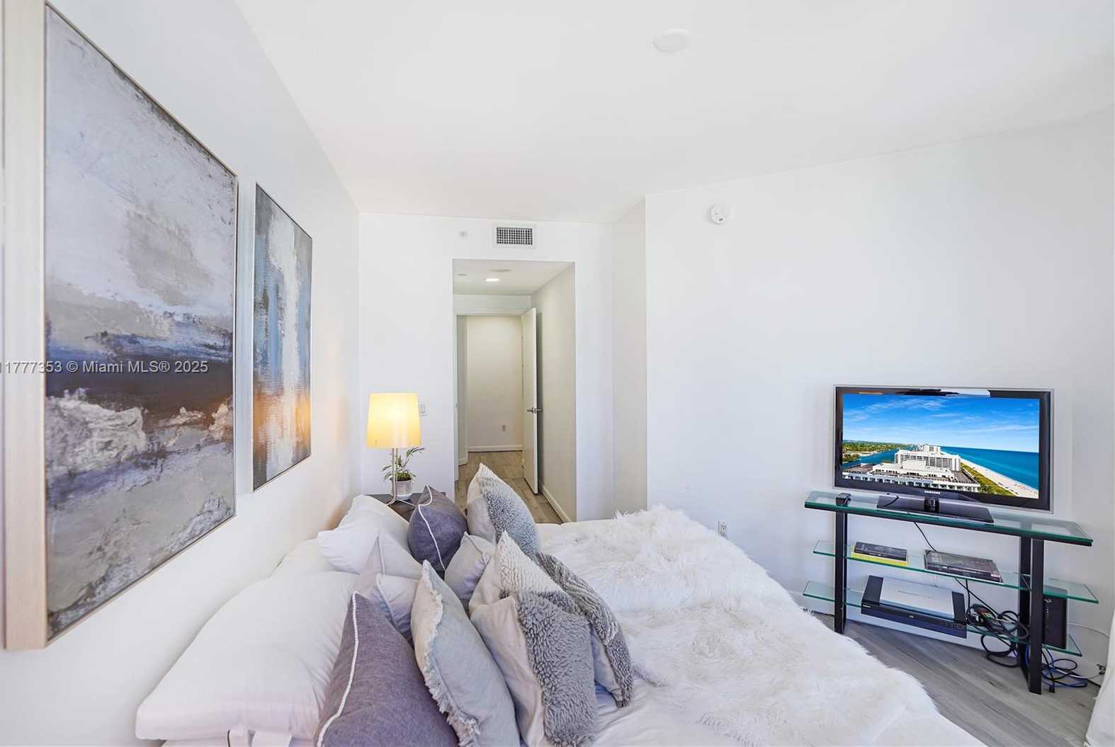 Small Image of 4779 COLLINS AVE #2908, Miami Beach Number 30