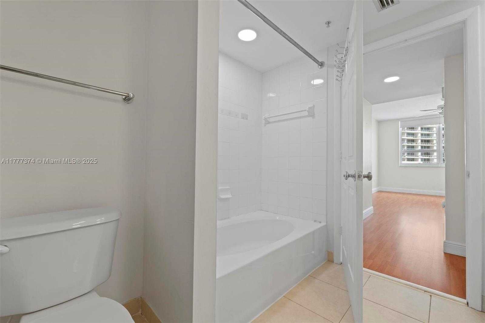 Small Image of 2000 NORTH BAYSHORE DR #1207, Miami Number 19