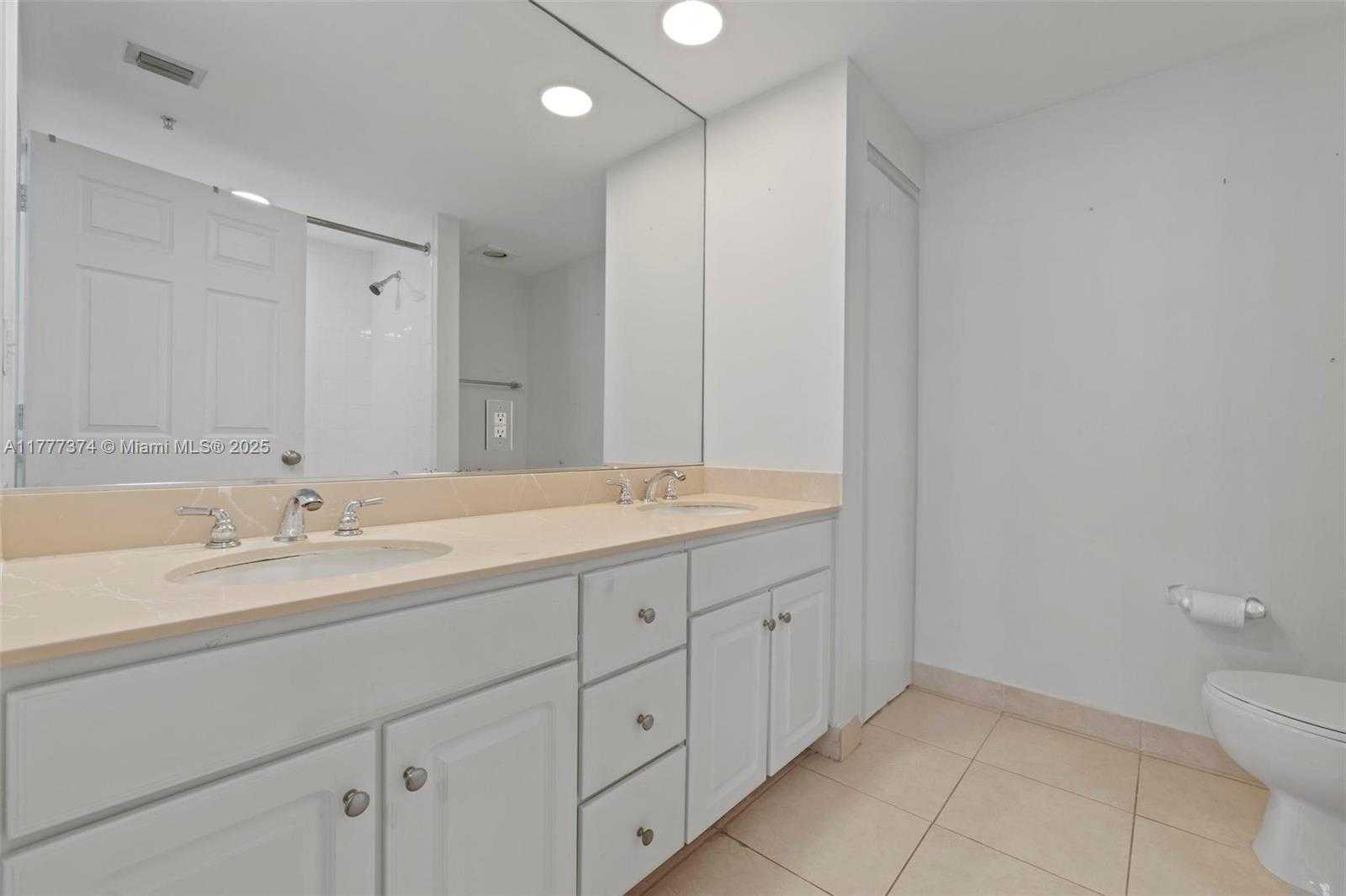 Small Image of 2000 NORTH BAYSHORE DR #1207, Miami Number 20