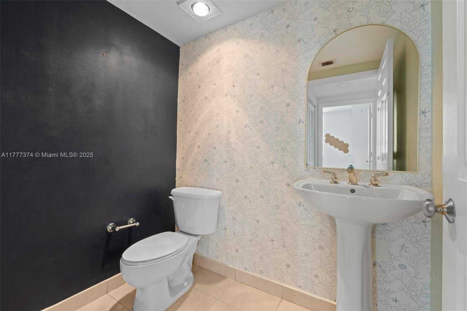 Small Image of 2000 NORTH BAYSHORE DR #1207, Miami Number 21
