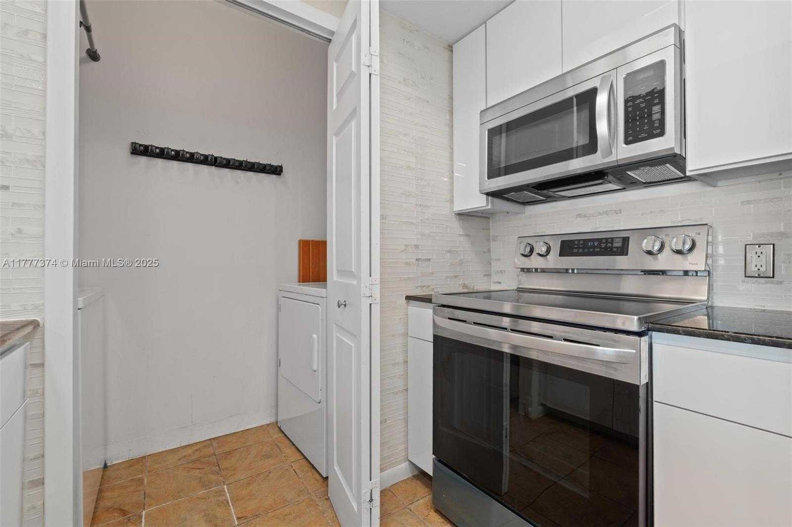 Small Image of 2000 NORTH BAYSHORE DR #1207, Miami Number 6