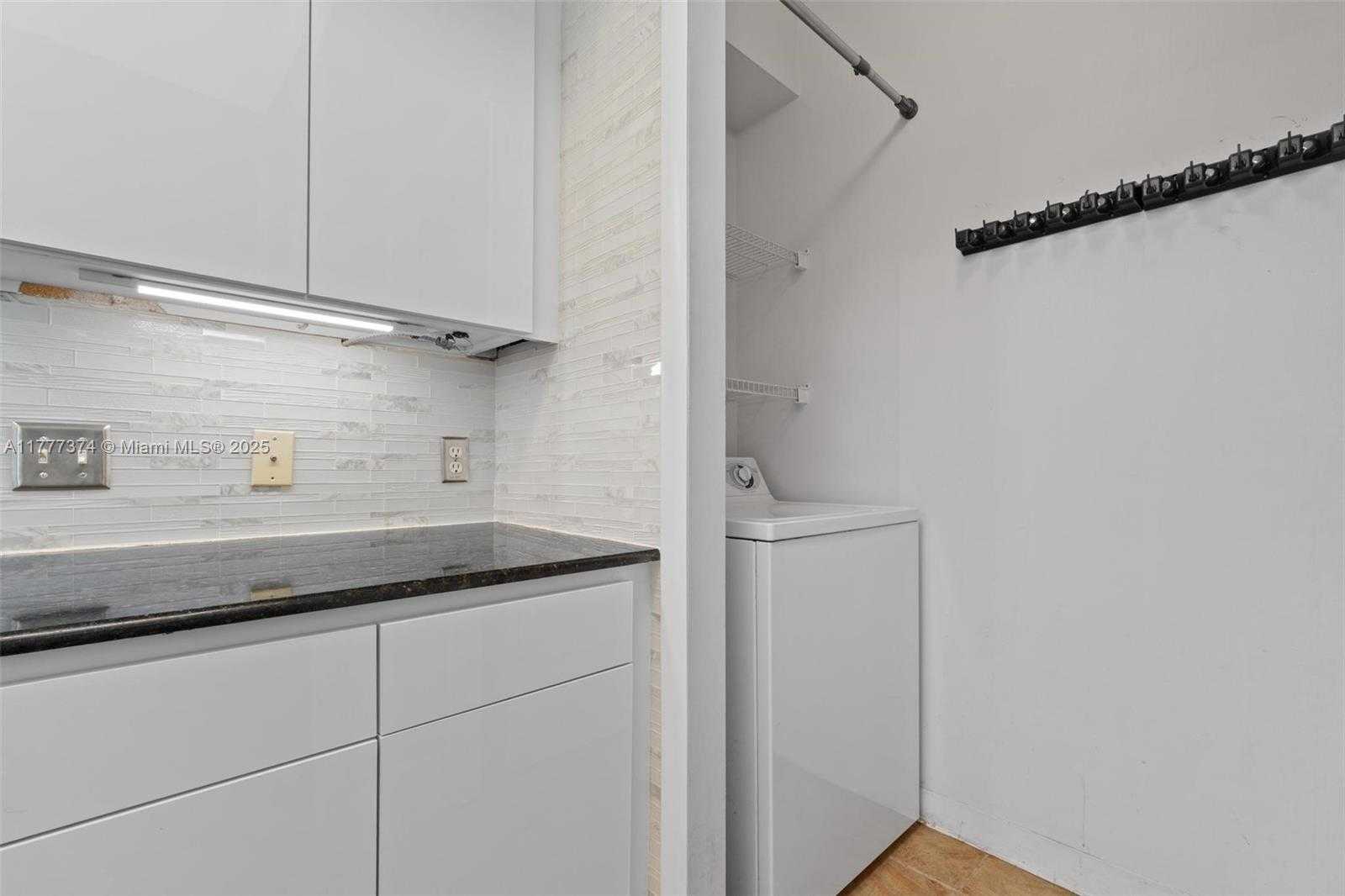 Small Image of 2000 NORTH BAYSHORE DR #1207, Miami Number 7