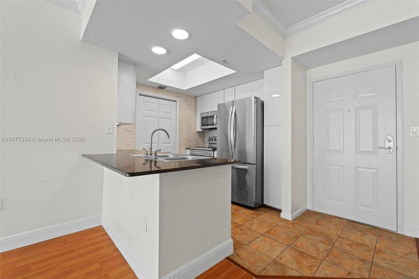 Small Image of 2000 NORTH BAYSHORE DR #1207, Miami Number 9