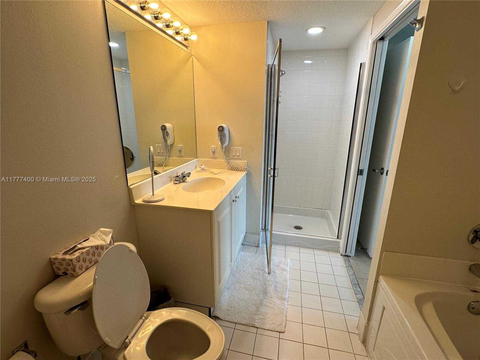 Small Image of 18100 #903, Sunny Isles Beach Number 10