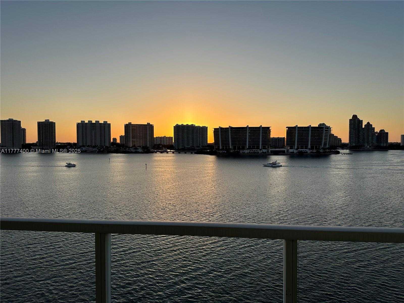 Small Image of 18100 #903, Sunny Isles Beach Number 15