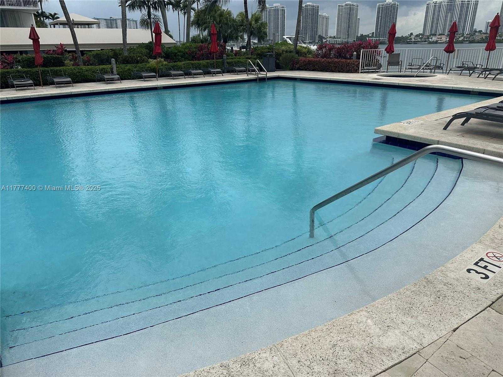 Small Image of 18100 #903, Sunny Isles Beach Number 19
