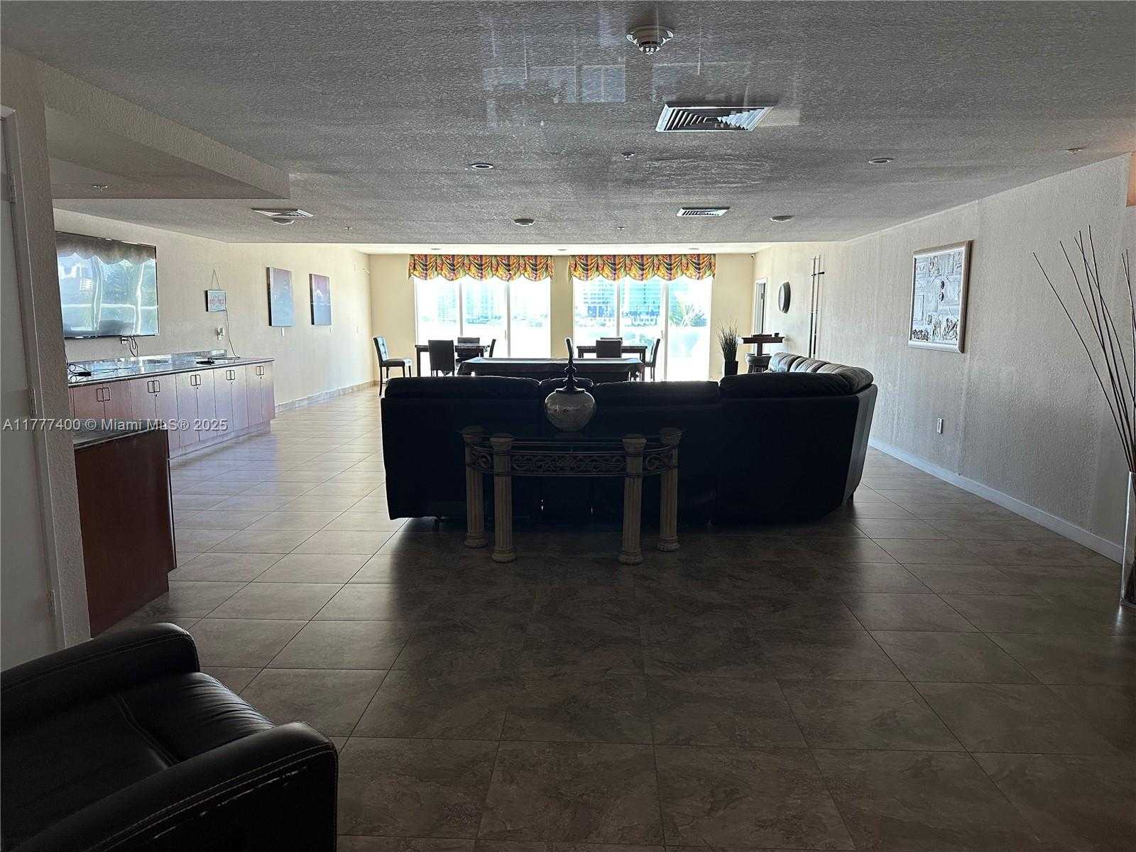 Small Image of 18100 #903, Sunny Isles Beach Number 40