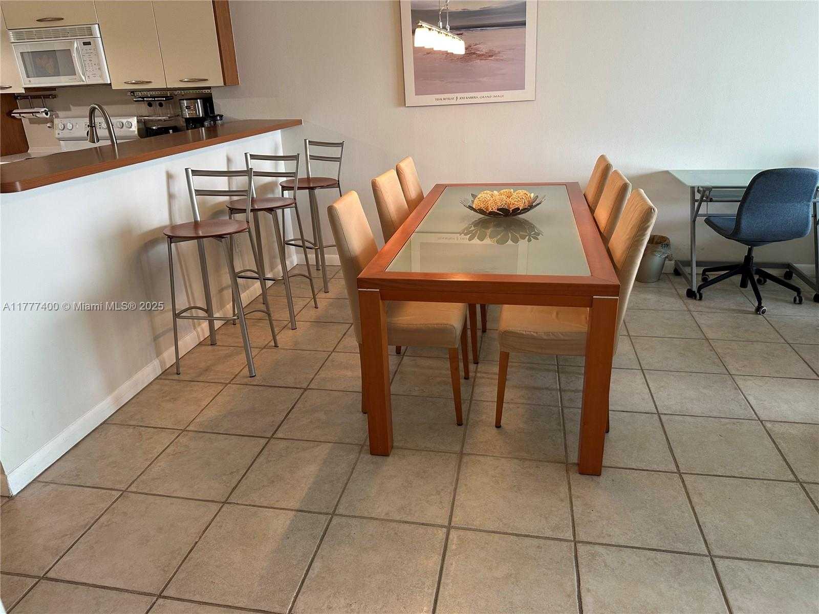 Small Image of 18100 #903, Sunny Isles Beach Number 6