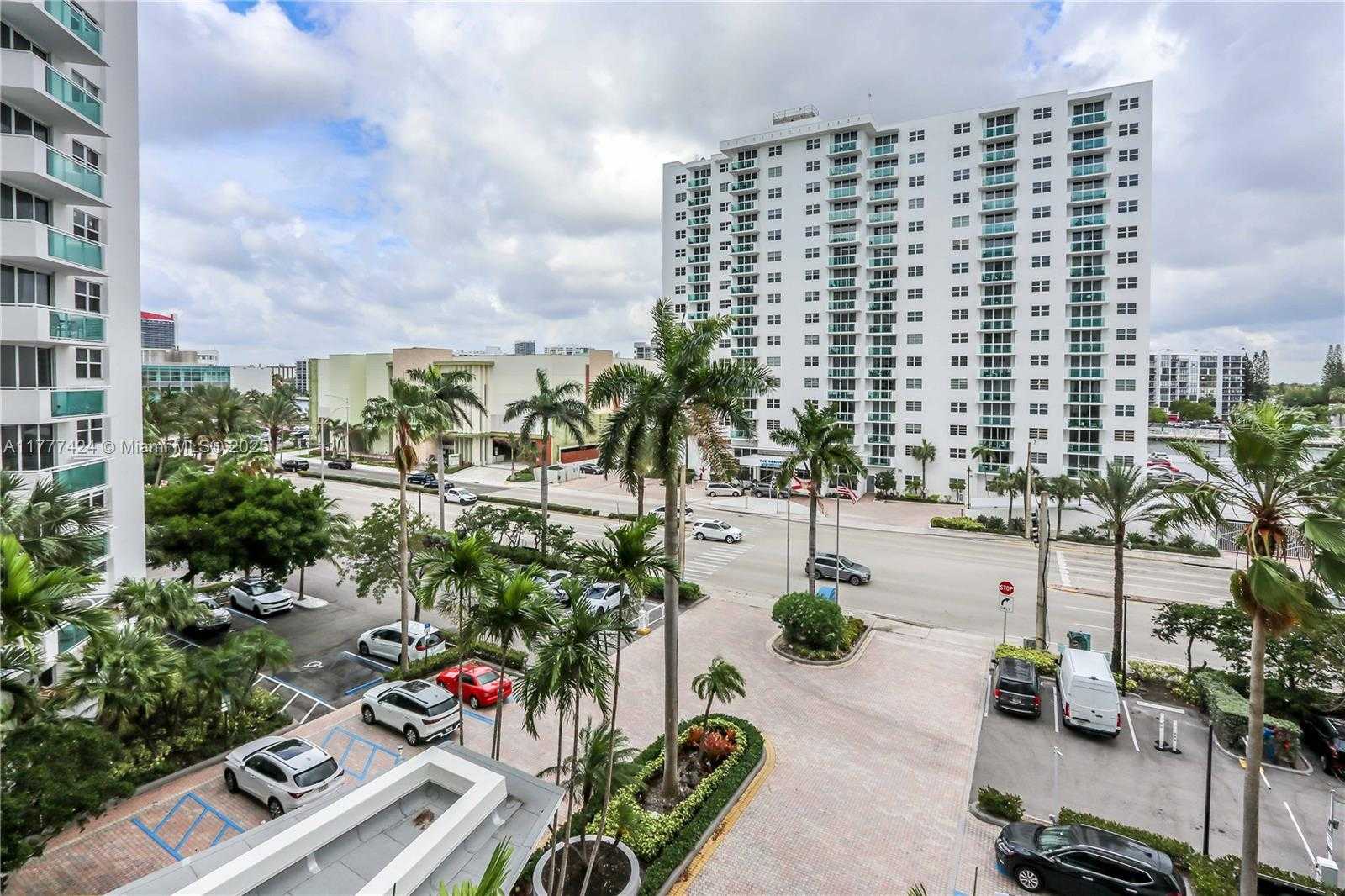 Small Image of 3001 SOUTH OCEAN DR #539, Hollywood Number 21