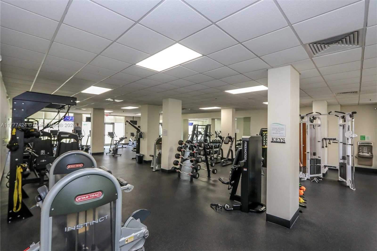 Small Image of 3001 SOUTH OCEAN DR #539, Hollywood Number 24
