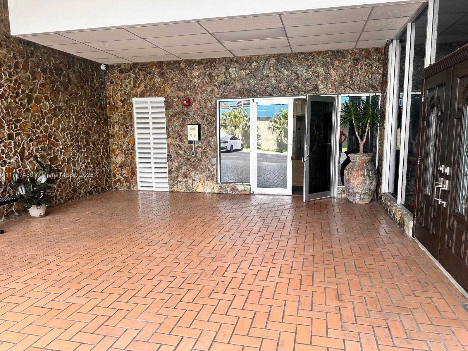 Small Image of 1801 SOUTH OCEAN DR #240, Hallandale Beach Number 23