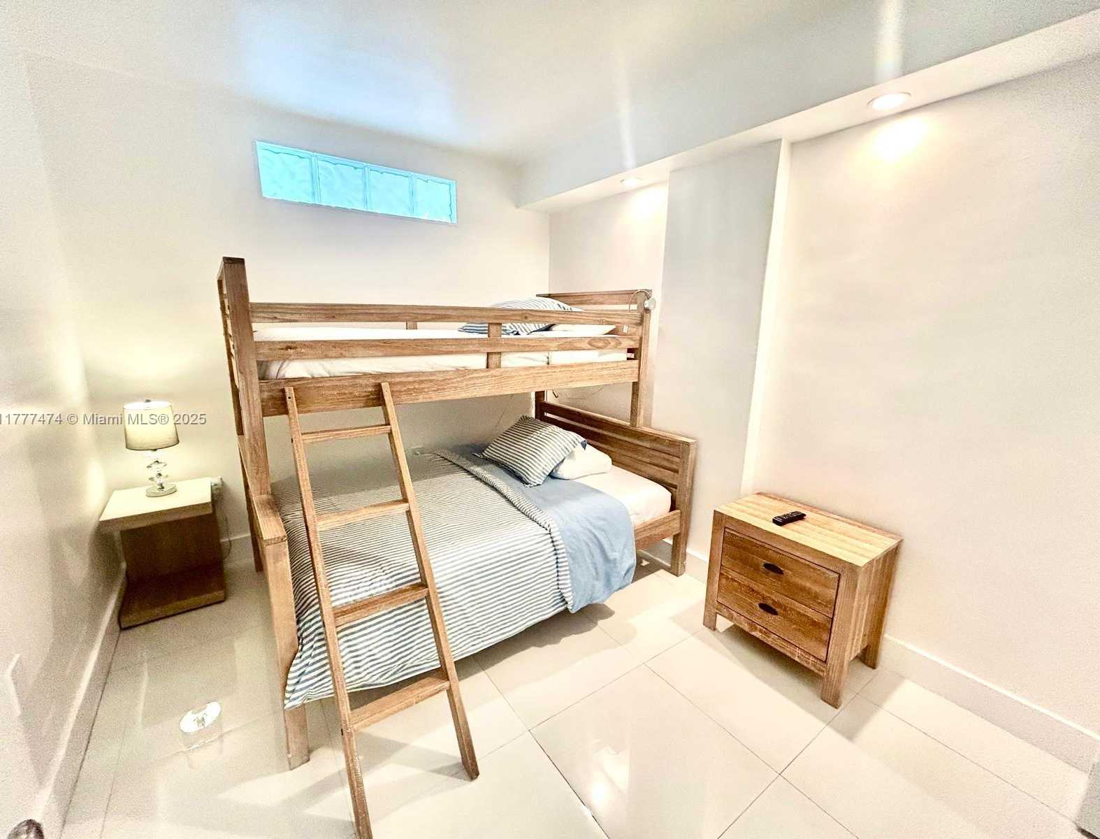 Small Image of 19370 COLLINS AVE #1015, Sunny Isles Beach Number 11