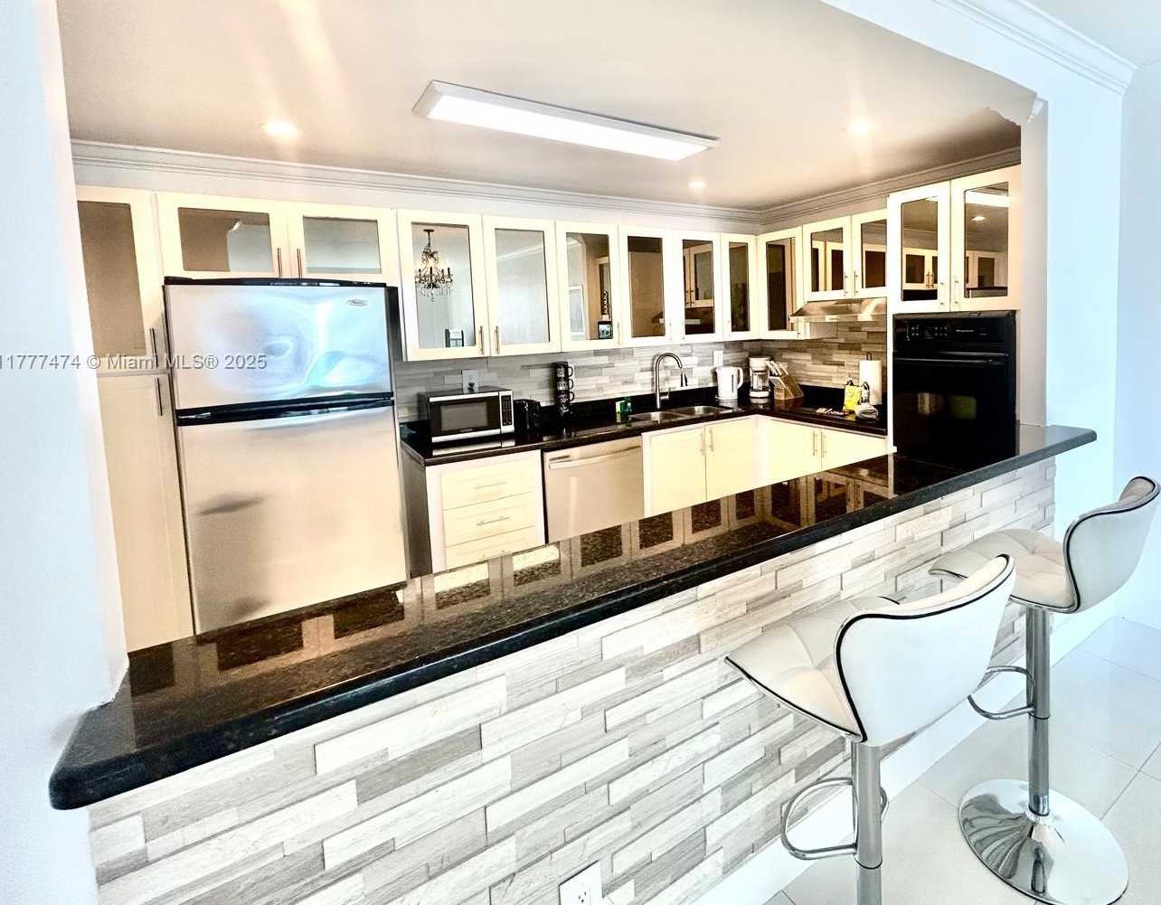 Small Image of 19370 COLLINS AVE #1015, Sunny Isles Beach Number 5