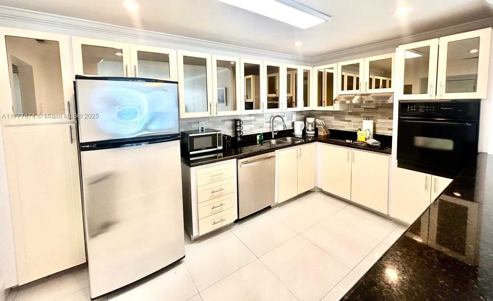 Small Image of 19370 COLLINS AVE #1015, Sunny Isles Beach Number 6
