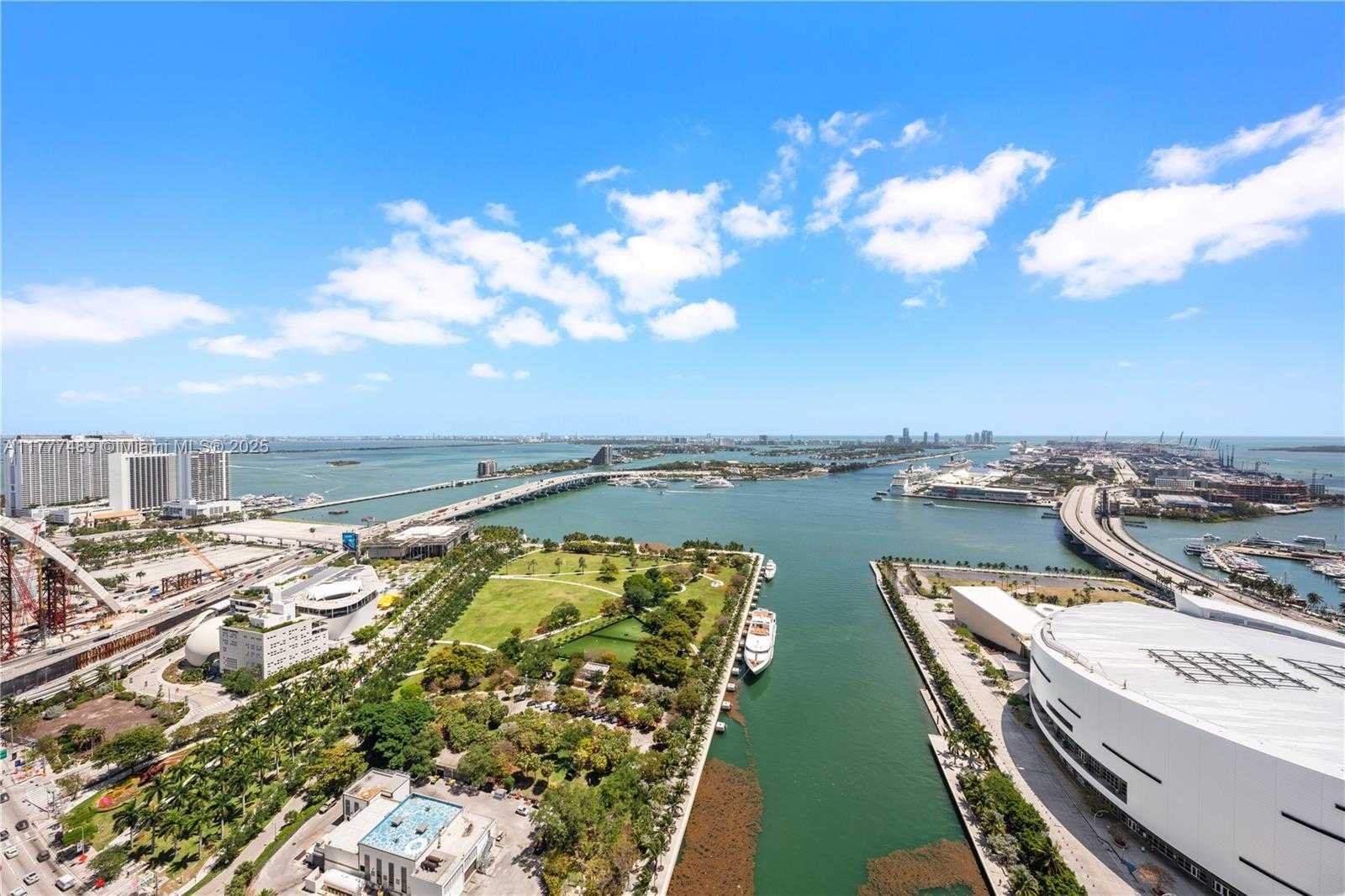 Small Image of 888 BISCAYNE BLVD #4010, Miami Number 14
