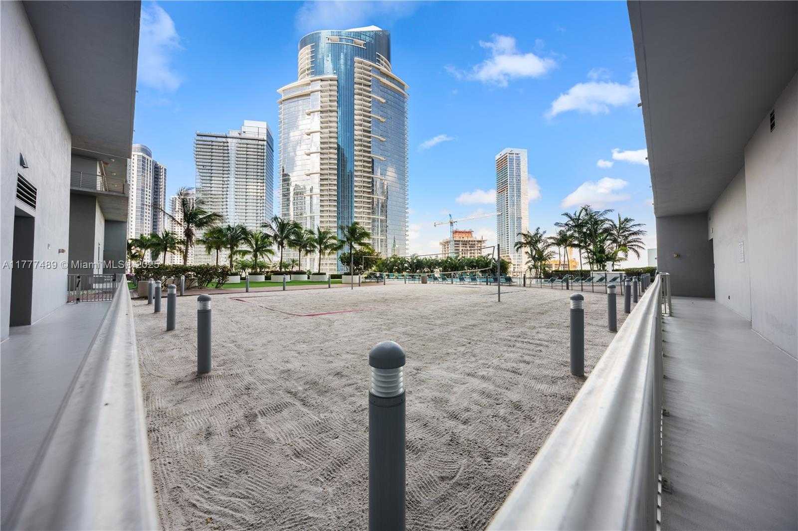 Small Image of 888 BISCAYNE BLVD #4010, Miami Number 16
