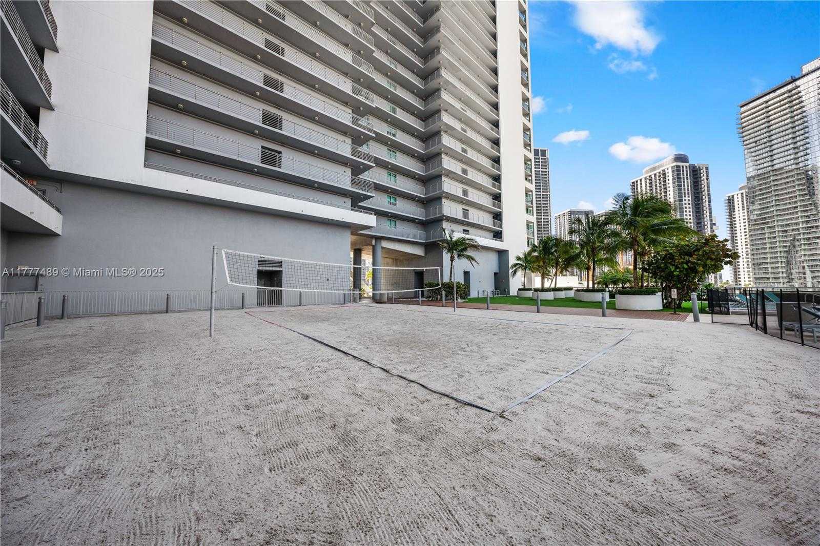 Small Image of 888 BISCAYNE BLVD #4010, Miami Number 17
