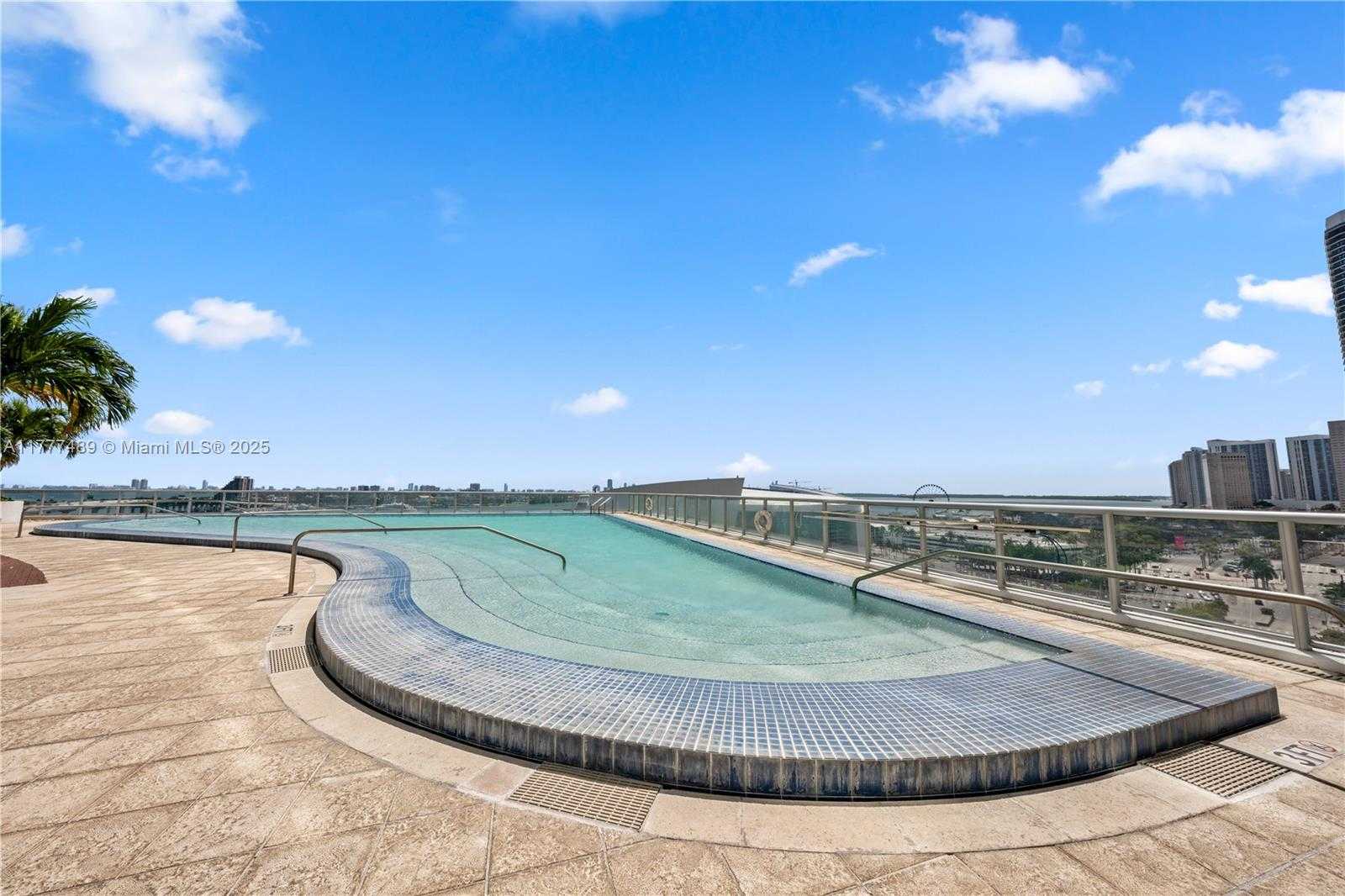 Small Image of 888 BISCAYNE BLVD #4010, Miami Number 25