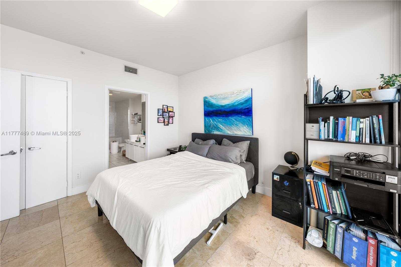 Small Image of 888 BISCAYNE BLVD #4010, Miami Number 9
