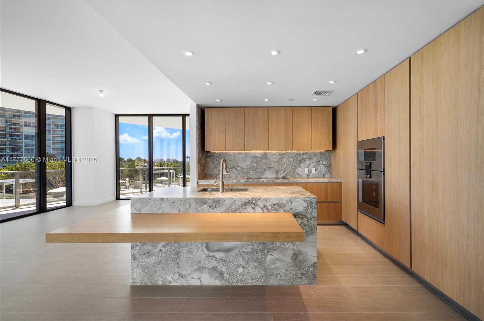 Small Image of 500 ALTON RD #801, Miami Beach Number 9