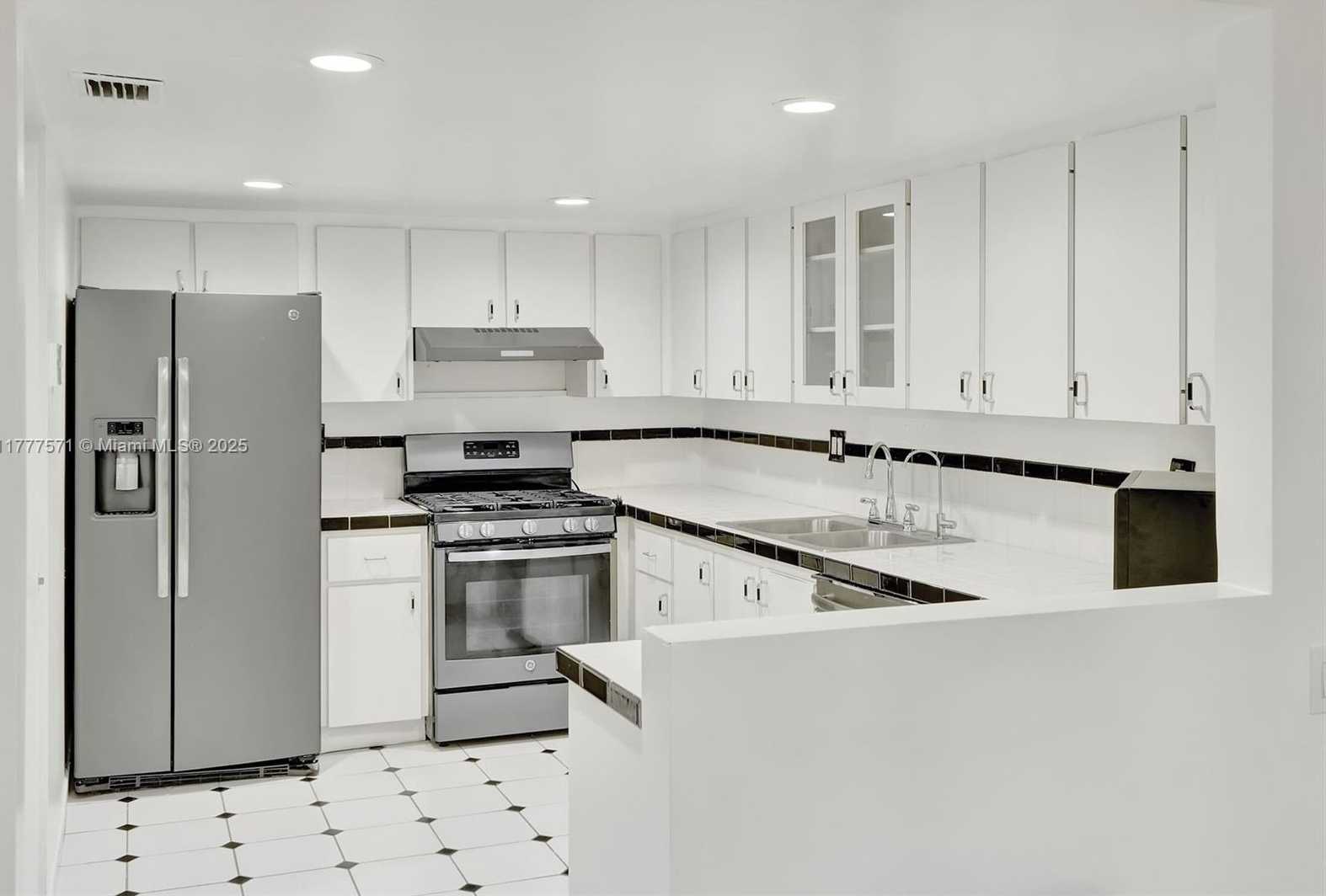 Small Image of 6619 SOUTH WEST 116TH PL #G7, Miami Number 13