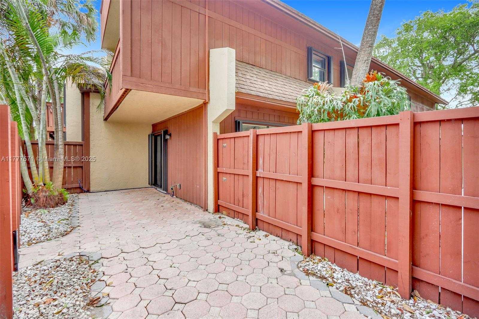 Small Image of 6619 SOUTH WEST 116TH PL #G7, Miami Number 4