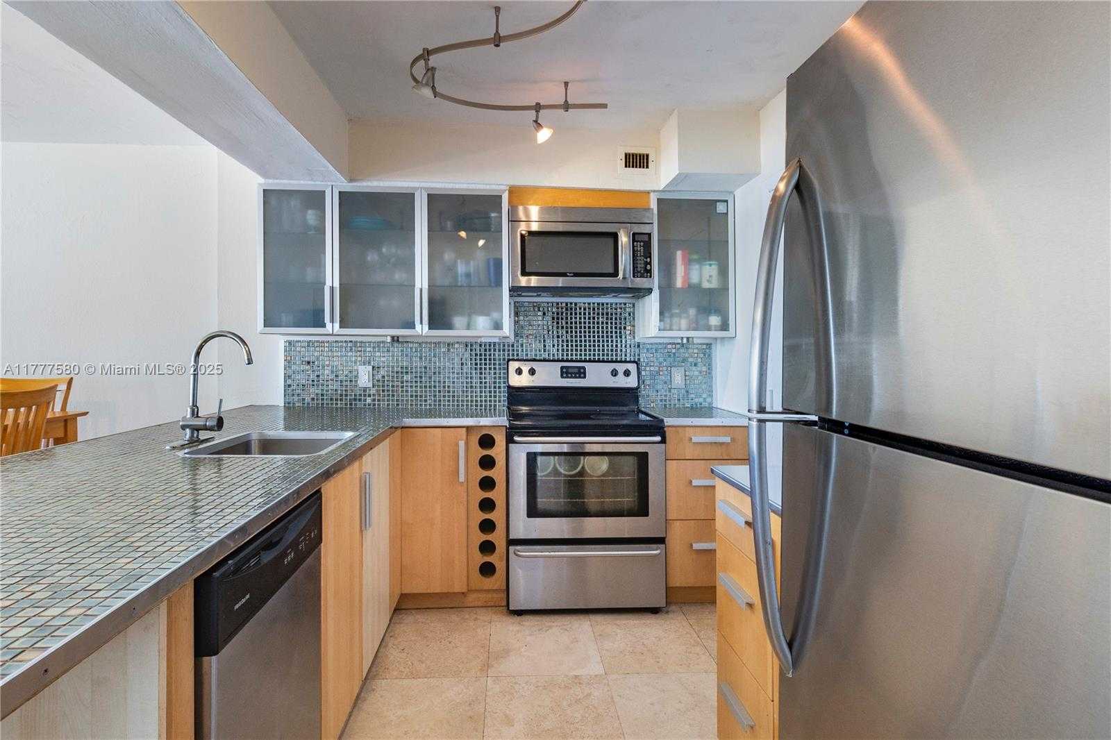 Small Image of 5 ISLAND AVE #4F, Miami Beach Number 3
