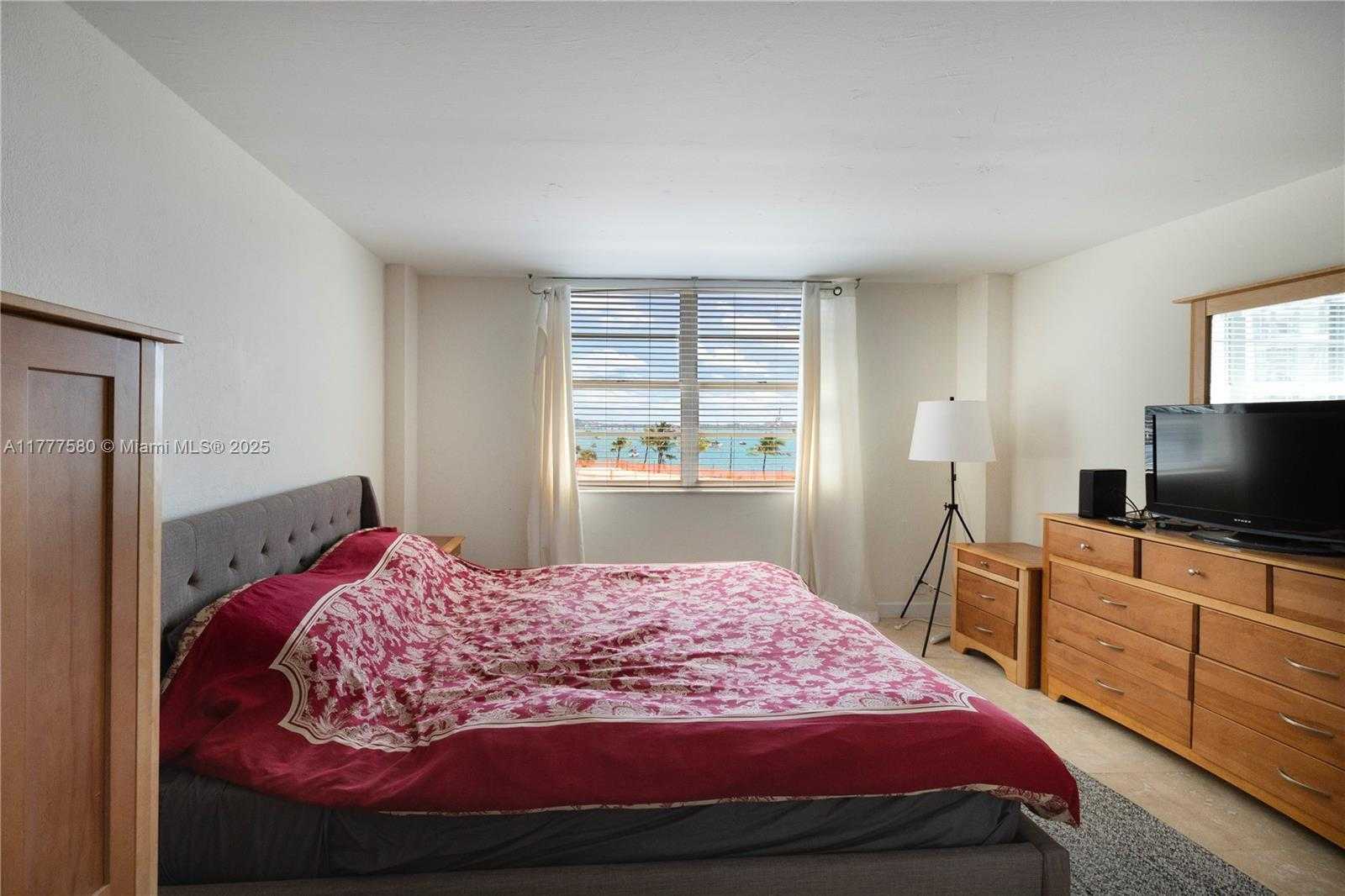 Small Image of 5 ISLAND AVE #4F, Miami Beach Number 7