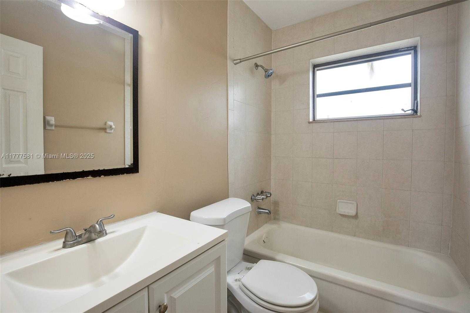 Small Image of 4061 NORTH DIXIE HWY #29, Oakland Park Number 10