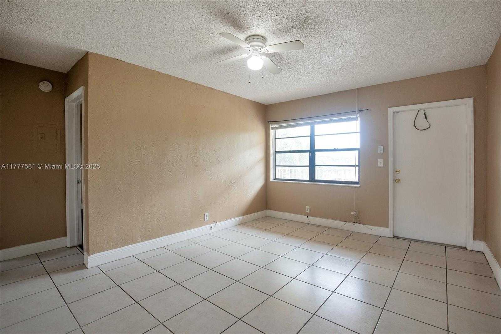 Small Image of 4061 NORTH DIXIE HWY #29, Oakland Park Number 12
