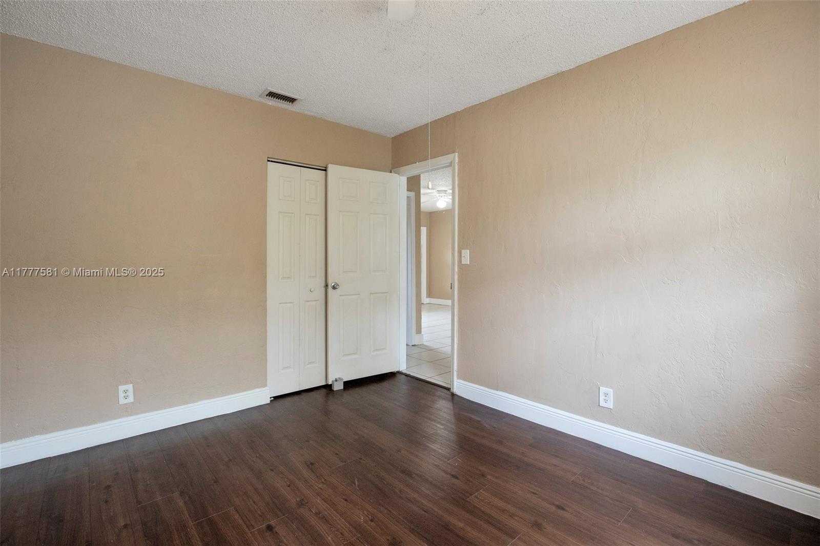 Small Image of 4061 NORTH DIXIE HWY #29, Oakland Park Number 17